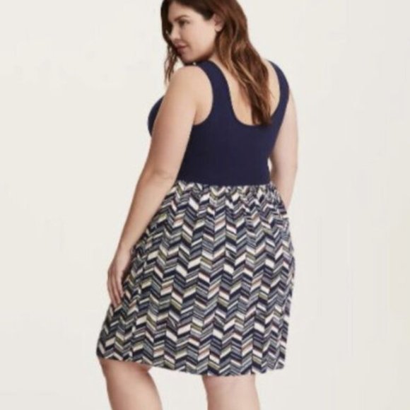 Torrid Dress Size 2 Blue Chevron Print Tank Dress Fit Flare Plus - Picture 2 of 4